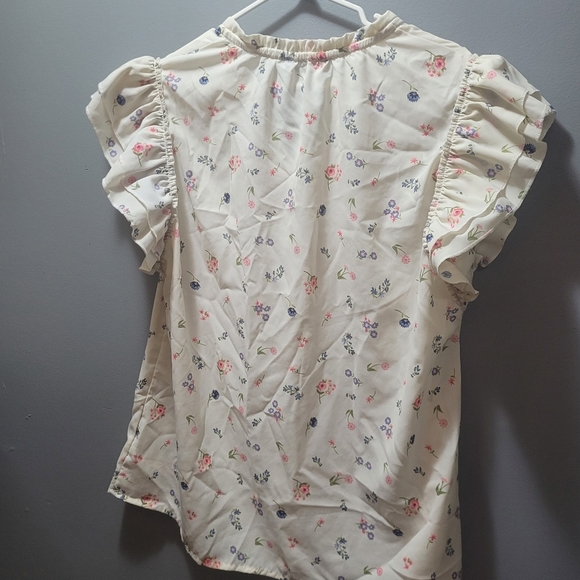 George white w/floral pattern top Size L - Picture 4 of 6